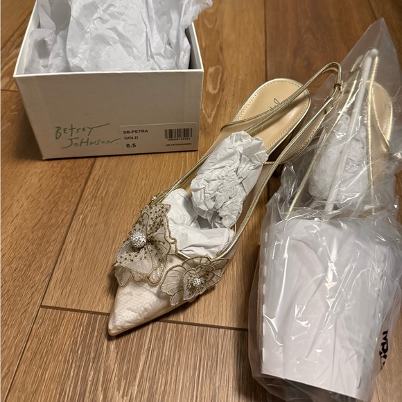 Betsey Johnson Petra heels - Picture 2 of 5